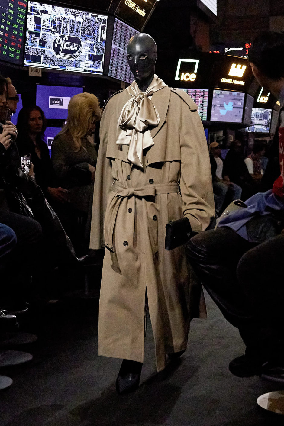 New York’ta Balenciaga Hisseleri Yükseliyor!