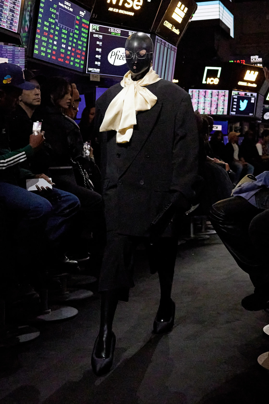 New York’ta Balenciaga Hisseleri Yükseliyor!