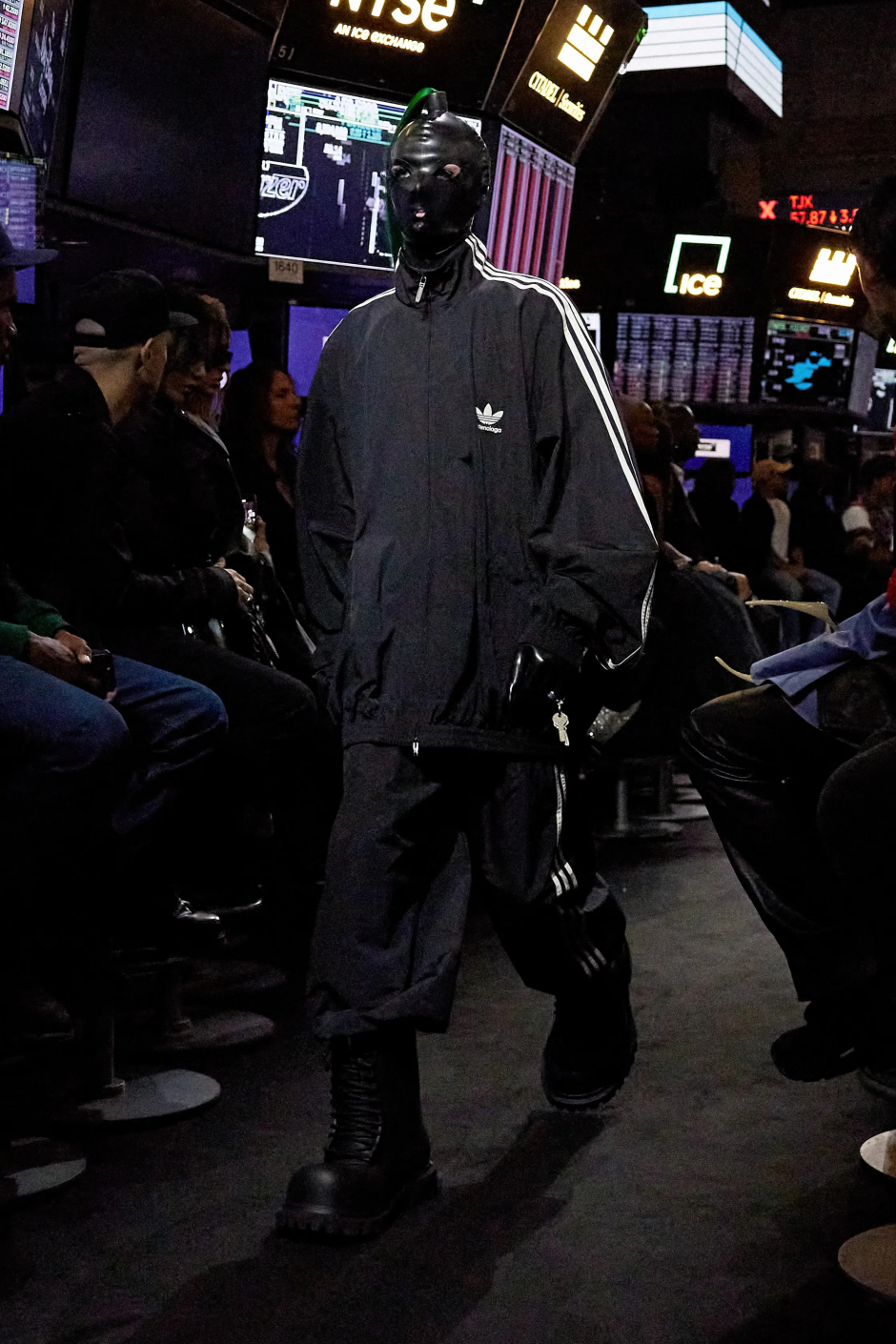 New York’ta Balenciaga Hisseleri Yükseliyor!