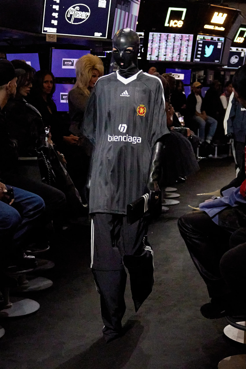 New York’ta Balenciaga Hisseleri Yükseliyor!