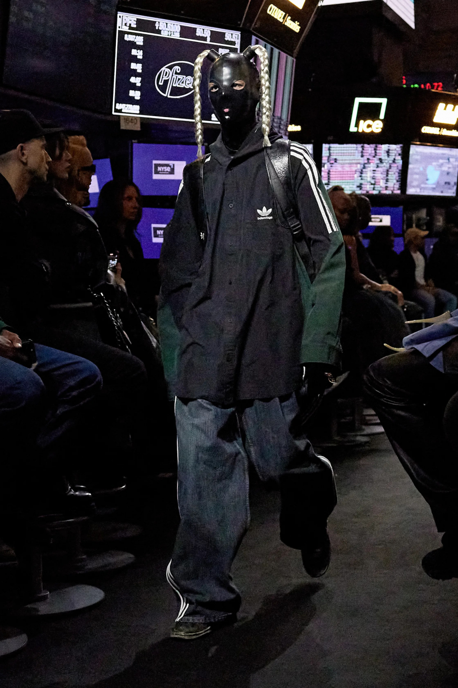 New York’ta Balenciaga Hisseleri Yükseliyor!