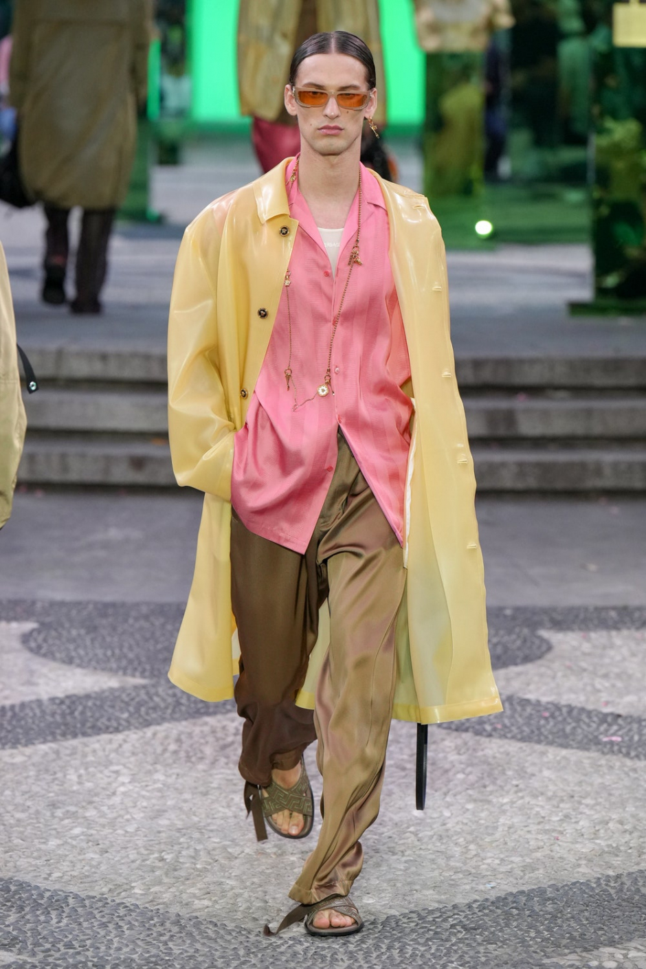 Versace İlkbahar 2023