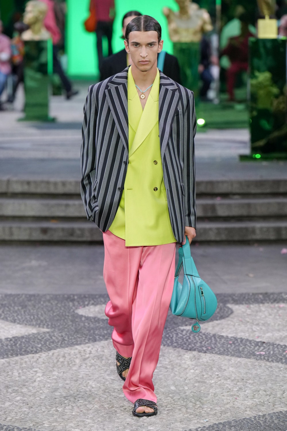 Versace İlkbahar 2023