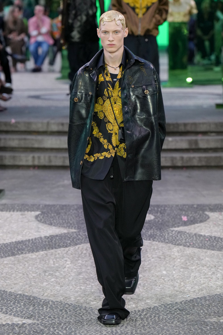 Versace İlkbahar 2023