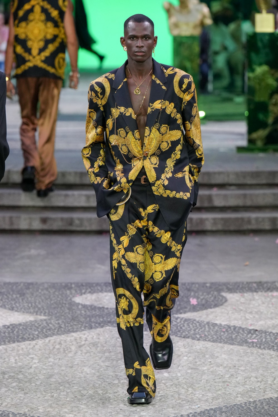 Versace İlkbahar 2023