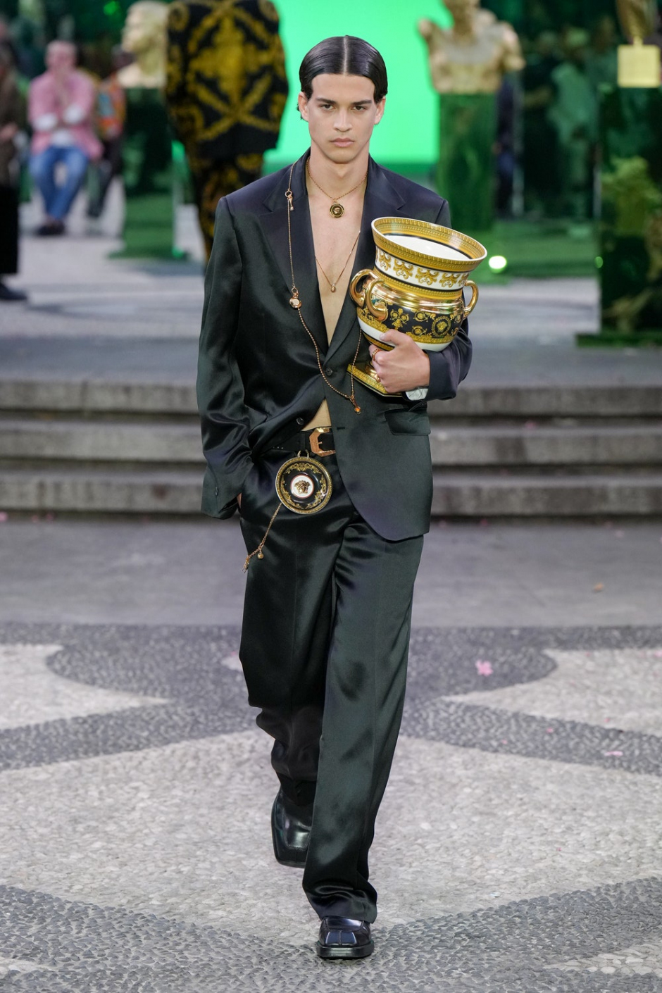 Versace İlkbahar 2023