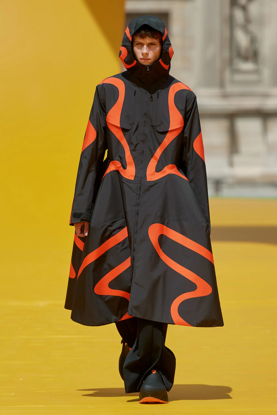 Kendrick Lamar Louis Vuittion Defilesi Ön Sıra Performansı