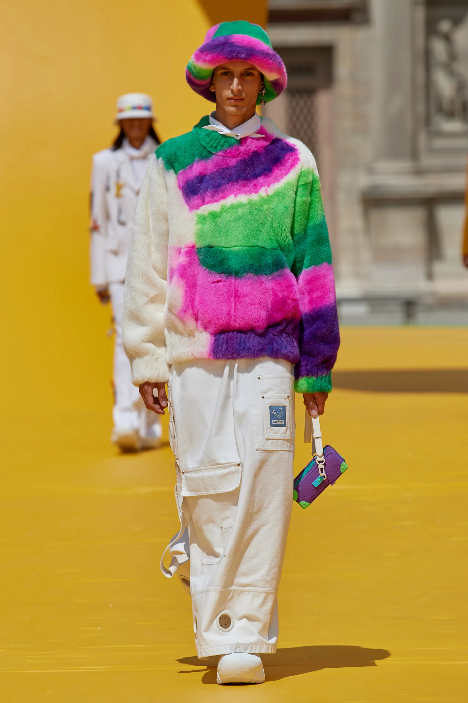 Kendrick Lamar Louis Vuittion Defilesi Ön Sıra Performansı