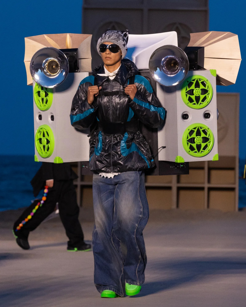 Louis Vuitton'un Kumlar Diyarındaki Geçidi