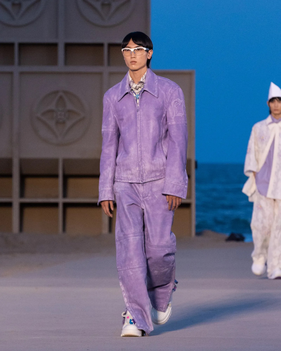 Louis Vuitton'un Kumlar Diyarındaki Geçidi