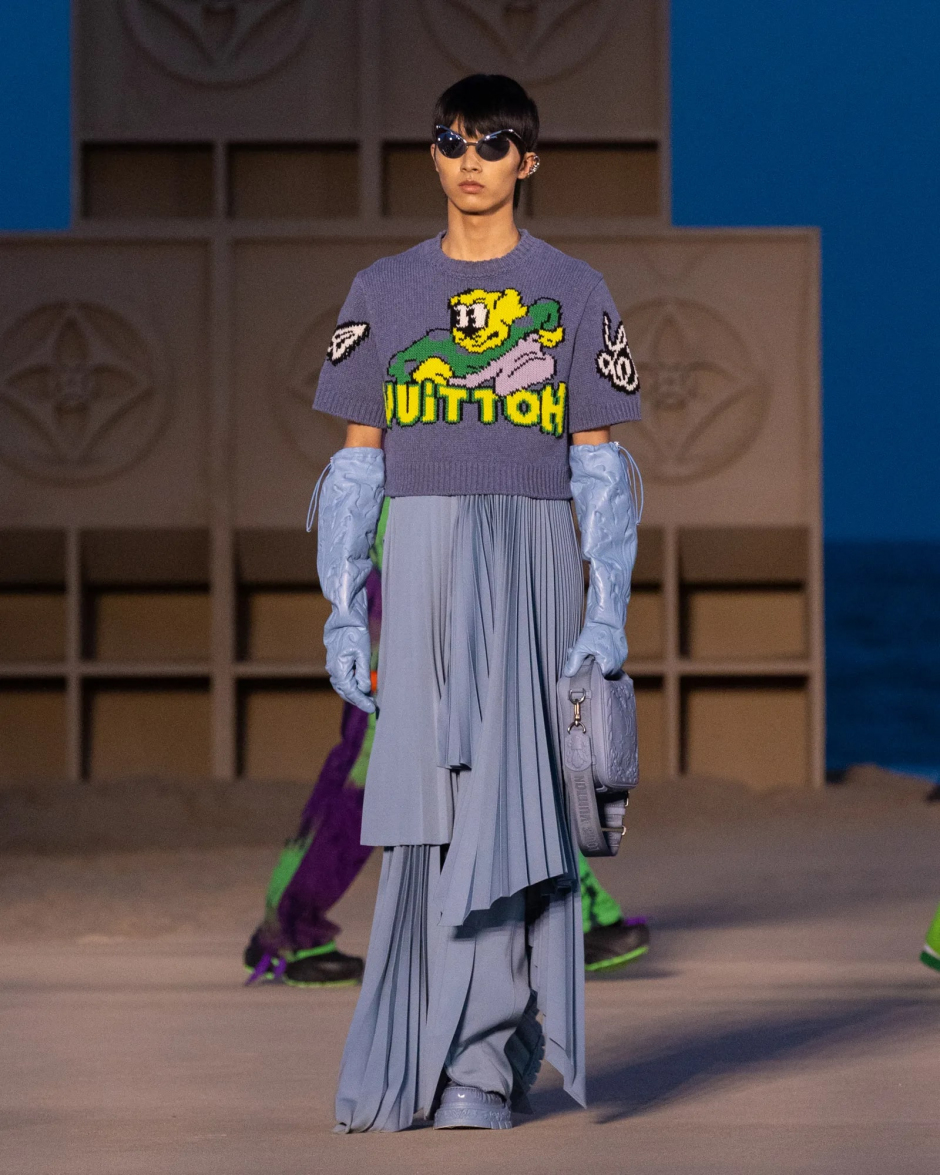 Louis Vuitton'un Kumlar Diyarındaki Geçidi