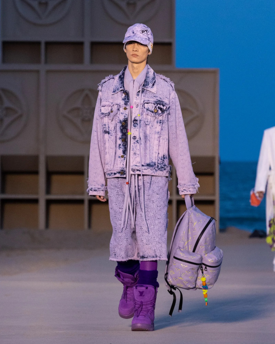 Louis Vuitton'un Kumlar Diyarındaki Geçidi