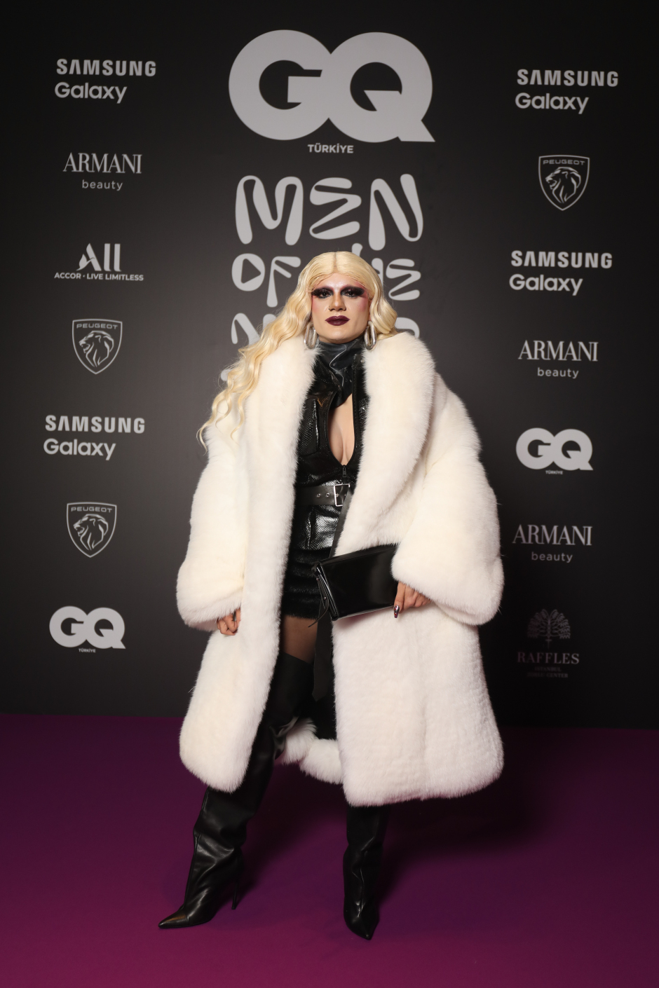 GQ MOTY 2022 Kırmızı Halı