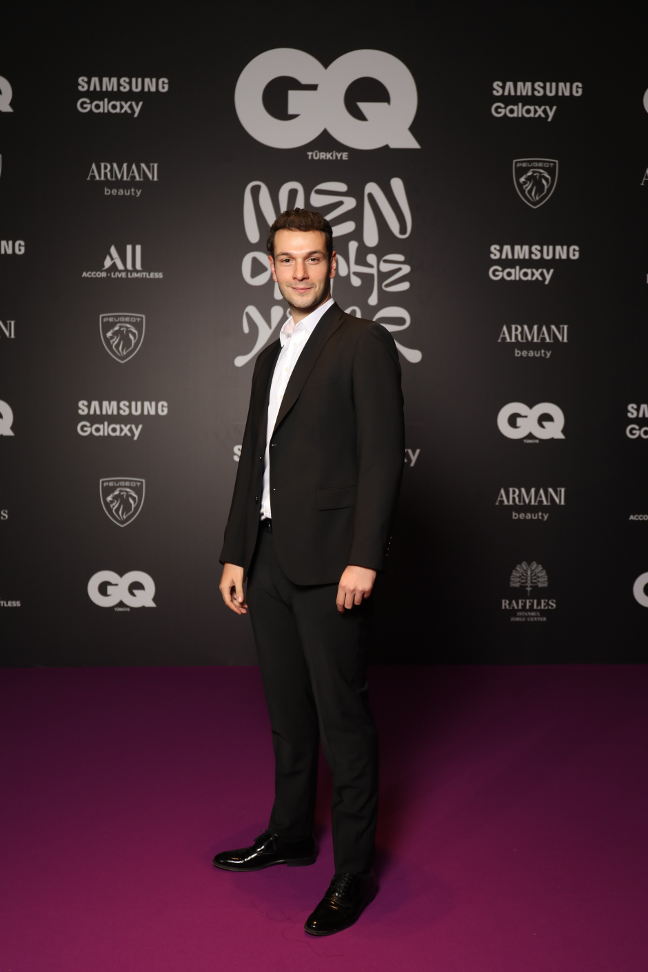 GQ MOTY 2022 Kırmızı Halı