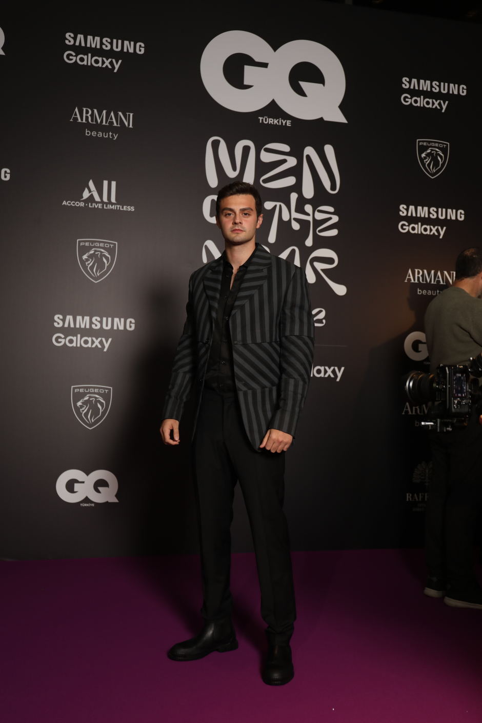 GQ MOTY 2022 Kırmızı Halı