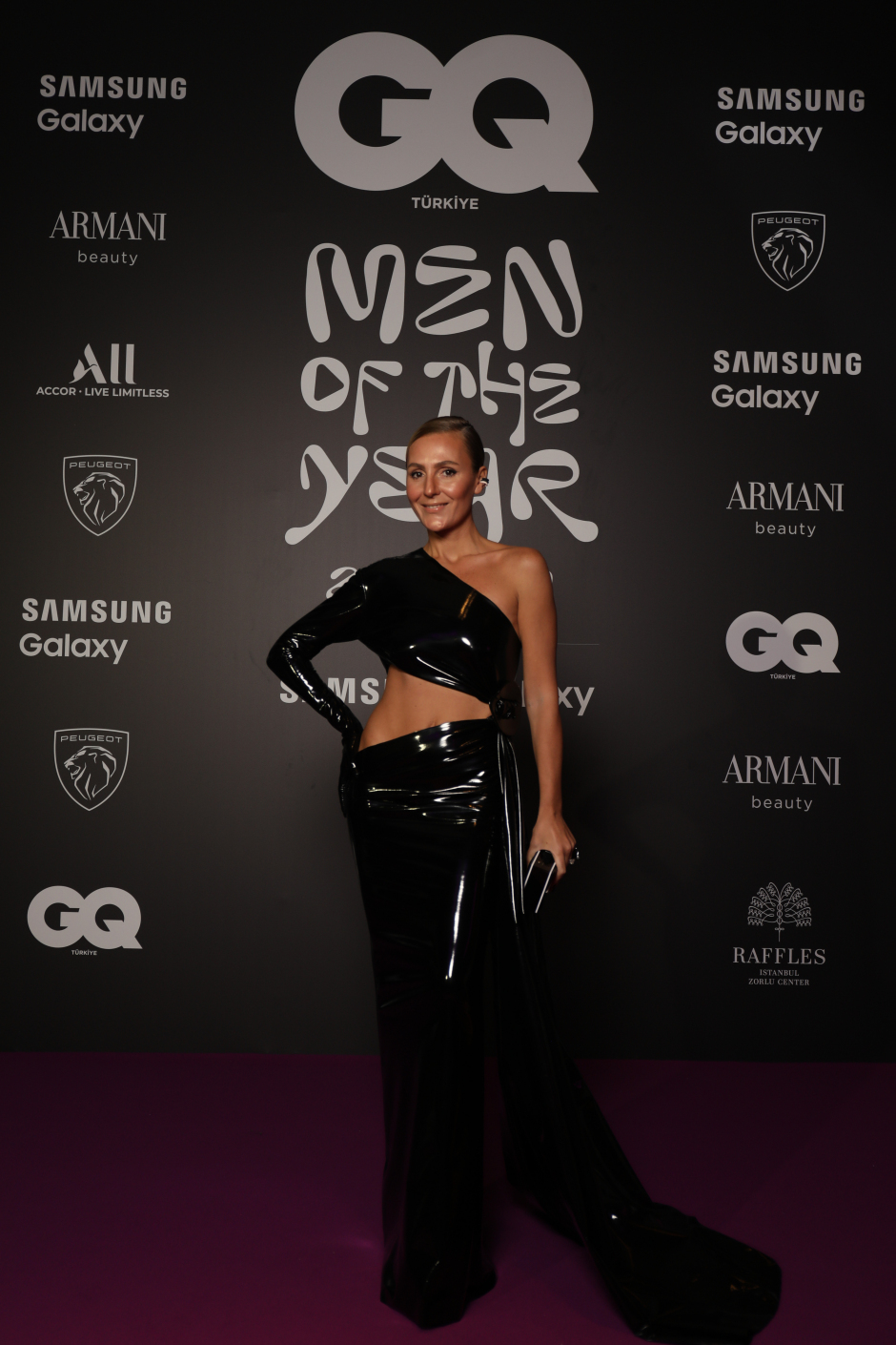 GQ MOTY 2022 Kırmızı Halı