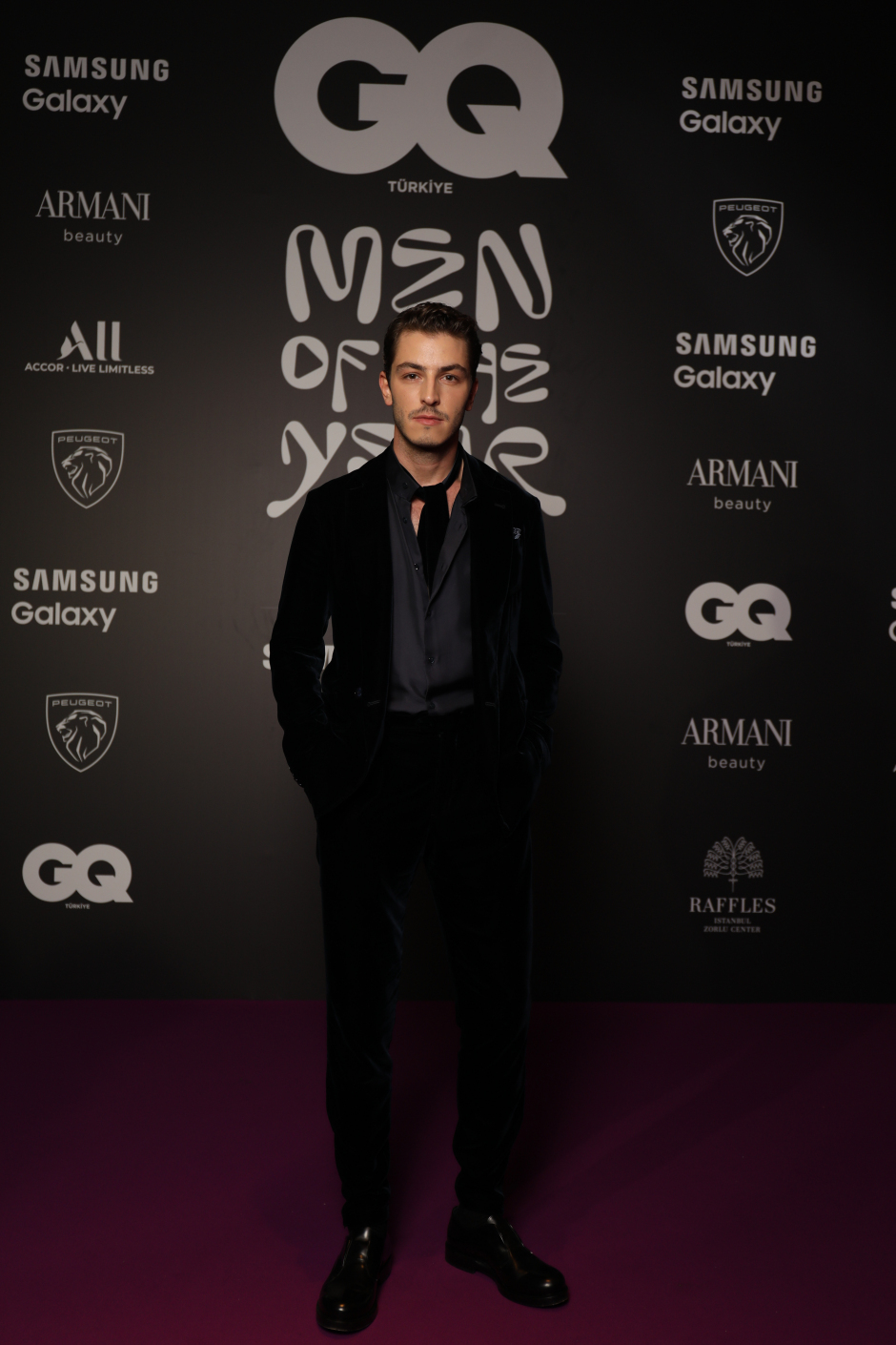 GQ MOTY 2022 Kırmızı Halı