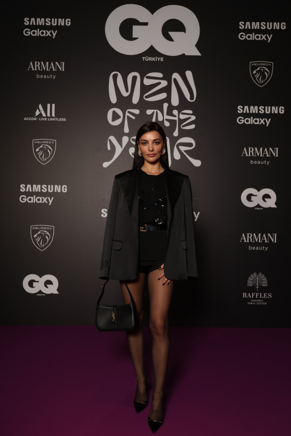 GQ MOTY 2022 Kırmızı Halı