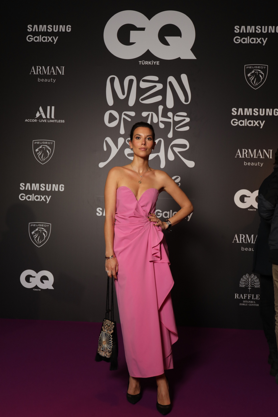 GQ MOTY 2022 Kırmızı Halı