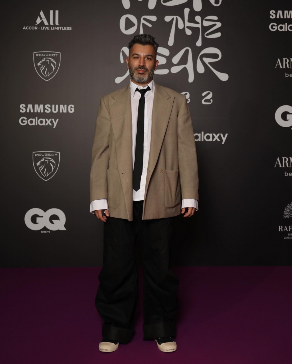 GQ MOTY 2022 Kırmızı Halı