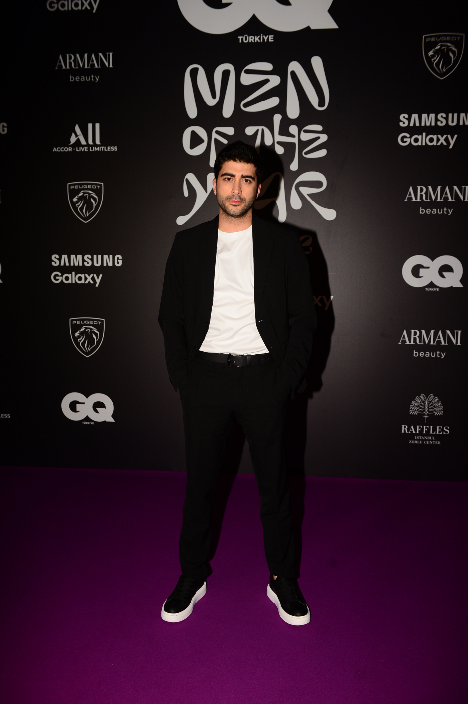 GQ MOTY 2022 Kırmızı Halı