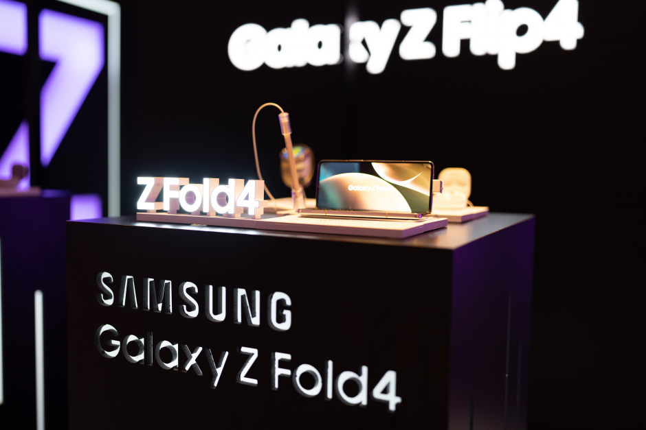 GQ MOTY 2022'nin Hayatı İkiye Katlayan Samsung Photobooth Kareleri