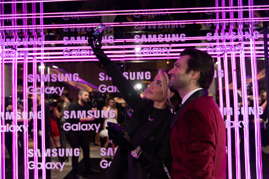 GQ MOTY 2022'nin Hayatı İkiye Katlayan Samsung Photobooth Kareleri