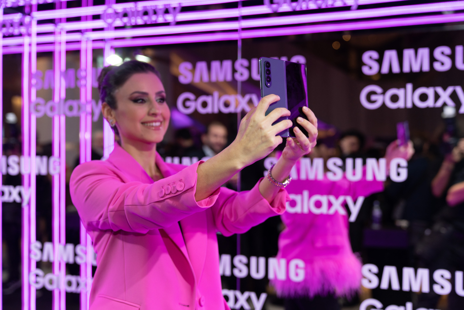 GQ MOTY 2022'nin Hayatı İkiye Katlayan Samsung Photobooth Kareleri