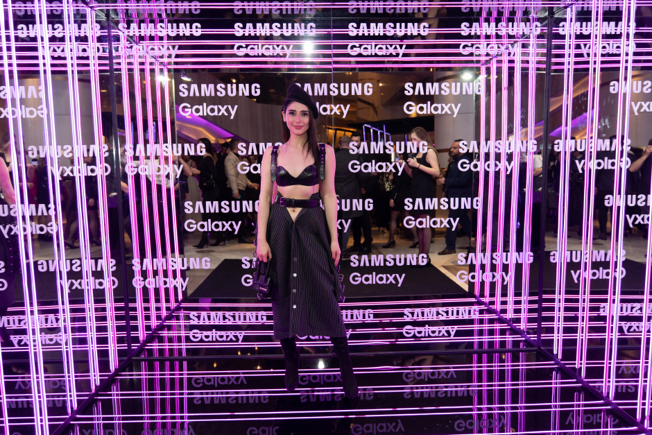 GQ MOTY 2022'nin Hayatı İkiye Katlayan Samsung Photobooth Kareleri