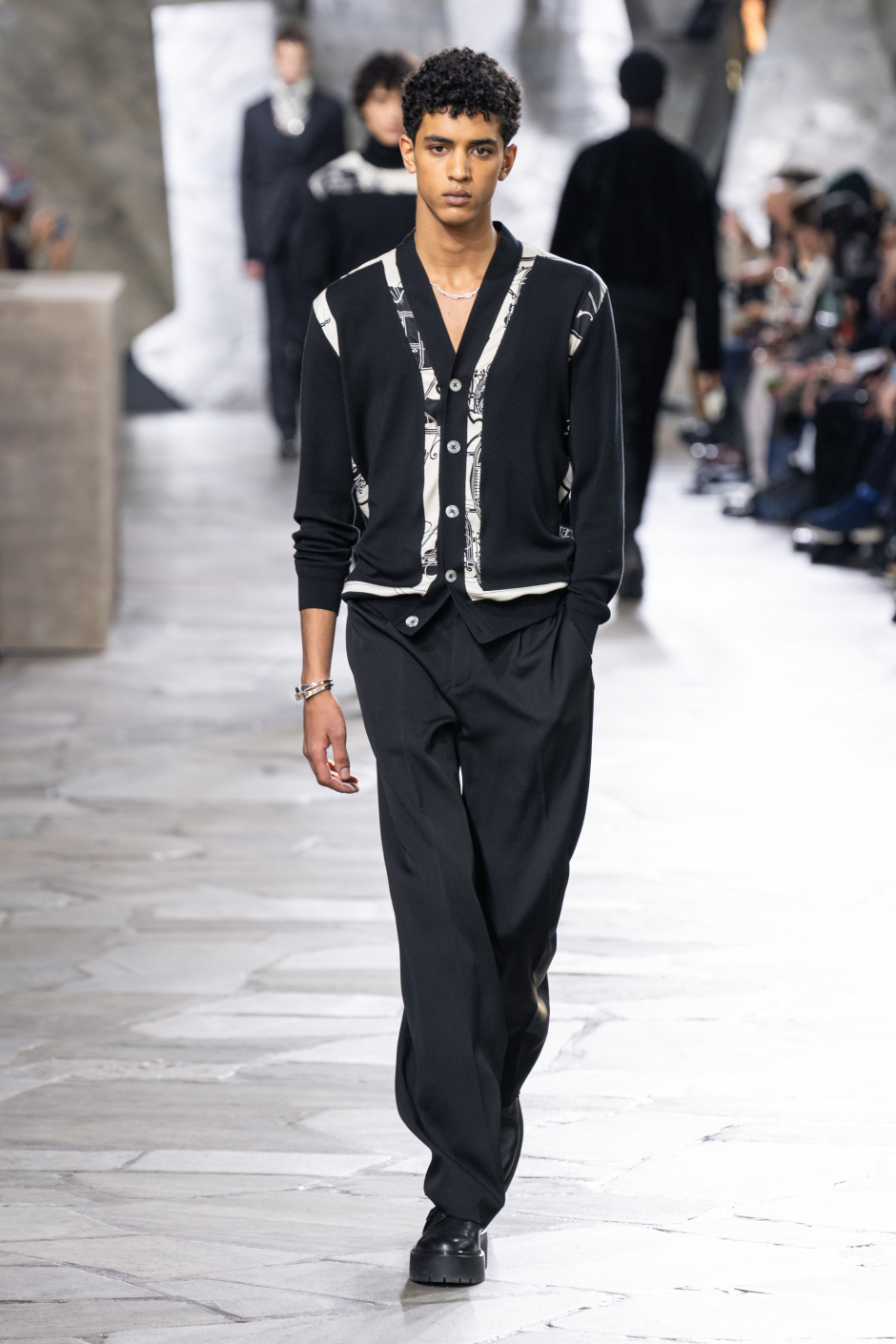 Véronique Nichanian Hermès ile Paris Moda Haftası'nda Her Zamankinden Daha Seksi ve Modern Bir Erkek Sunuyor