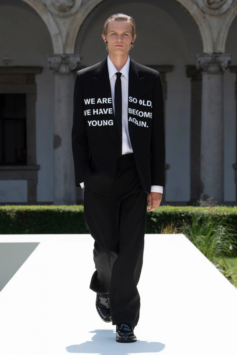 Valentino İlkbahar/Yaz 2024