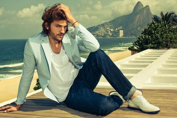 Alessandra ve Ashton Rio sahillerinde