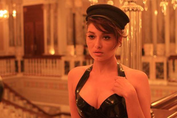 Nurgül Yeşilçay kamera arkası