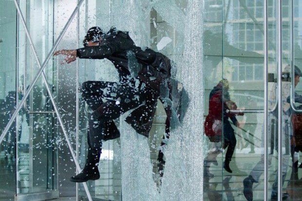 Karanlığın içinden