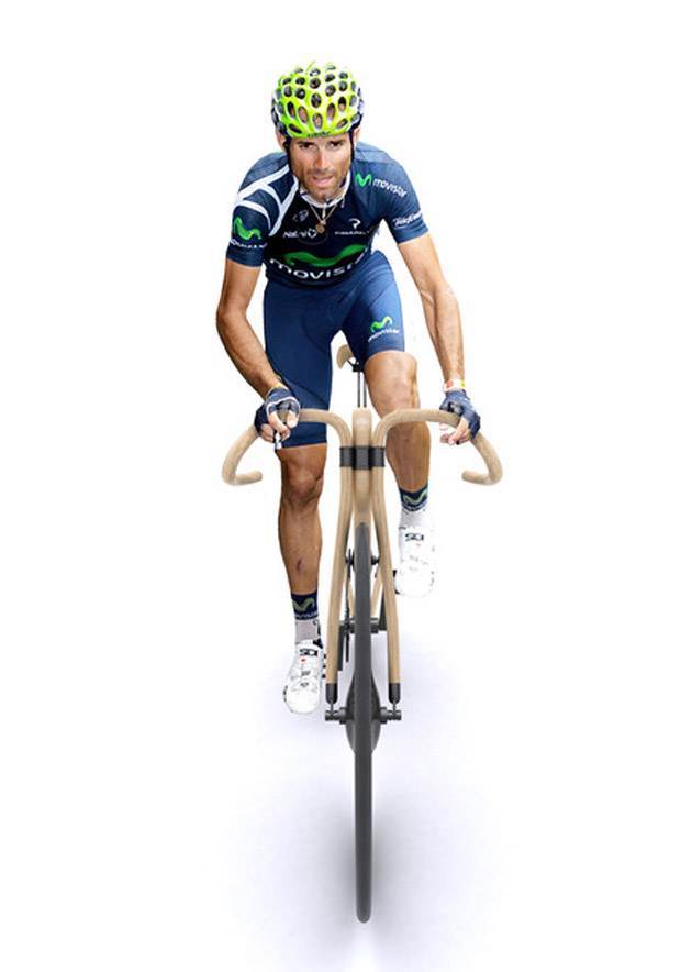 Bisiklette ahşap kıvrımlar