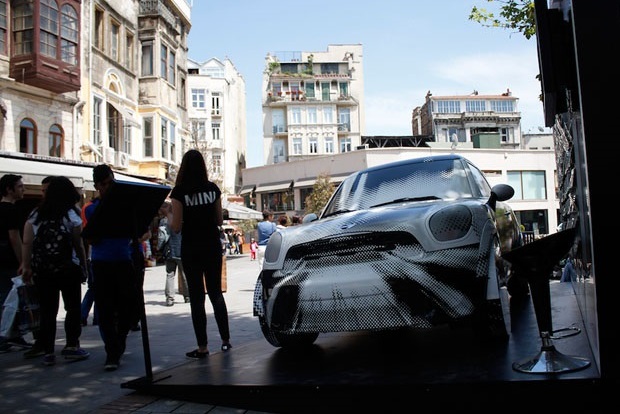 MINI Paceman Tasarım Hareketi Emre Kuzlu sergisi