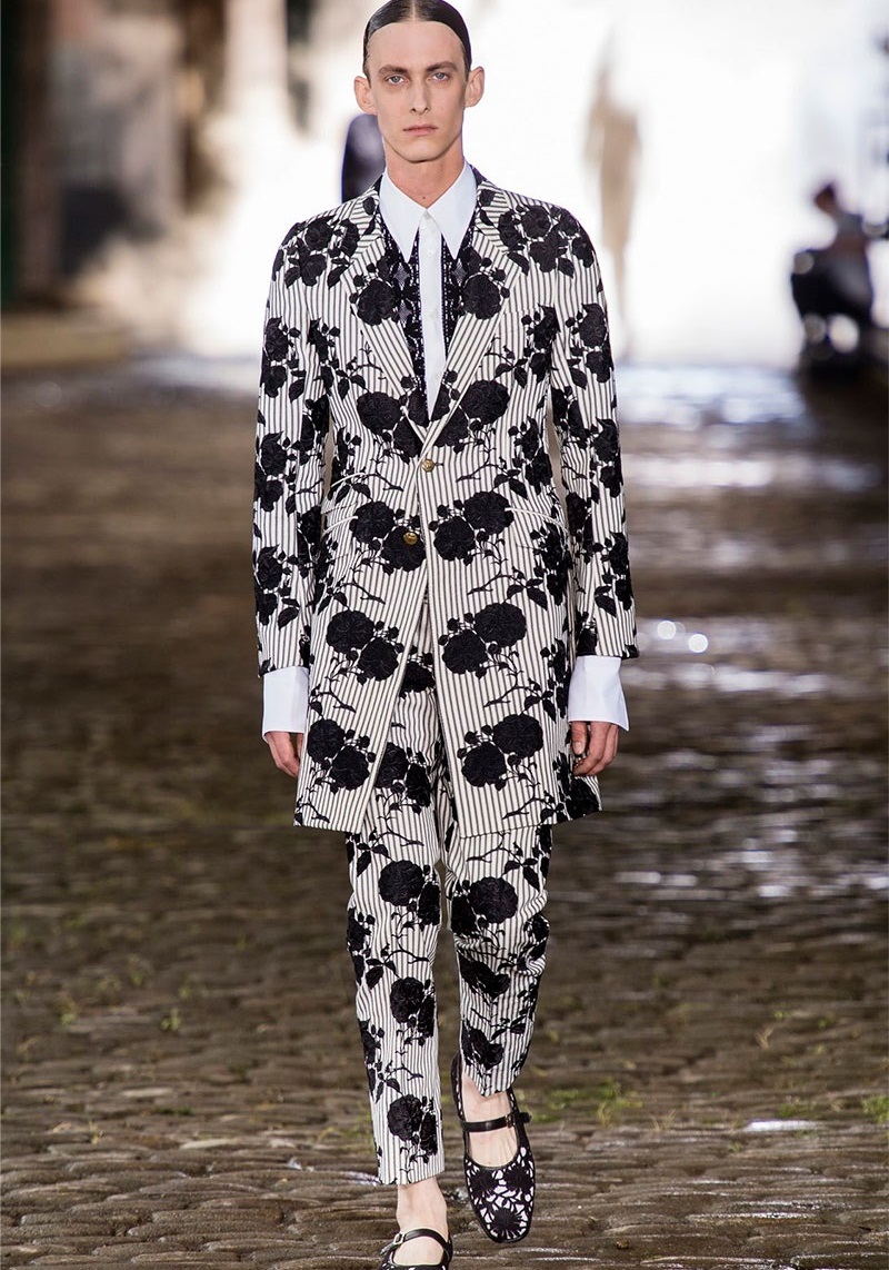 Alexander McQueen İlkbahar / Yaz 2014