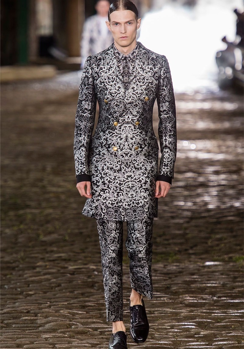 Alexander McQueen İlkbahar / Yaz 2014