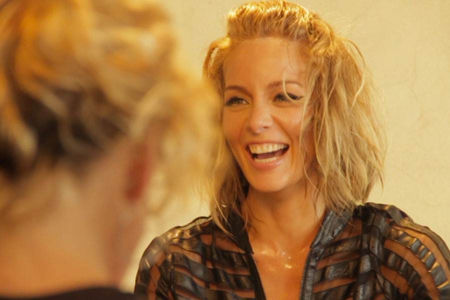 Bade İşçil kamera arkası