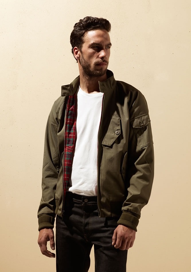 James Dean'in izinde