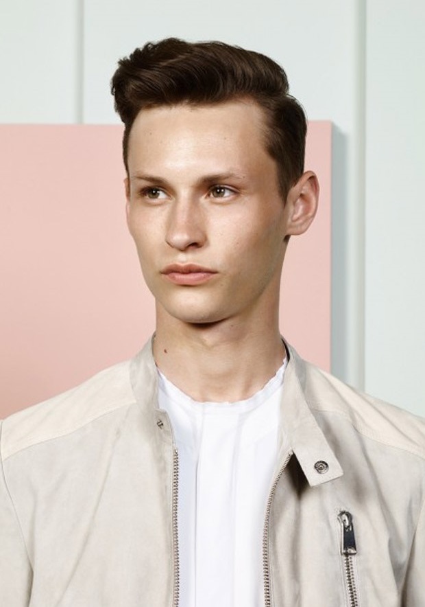 Cacharel'den centilmenlik dersleri