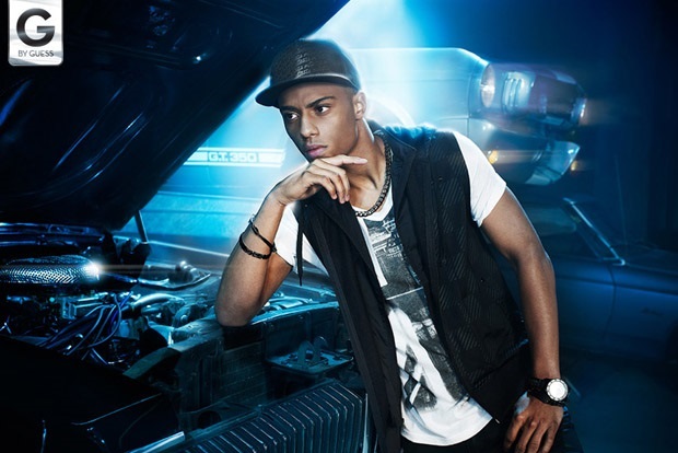 Asfaltta Guess imzası