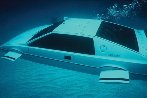 James Bond'un denizaltısı açık artırmada