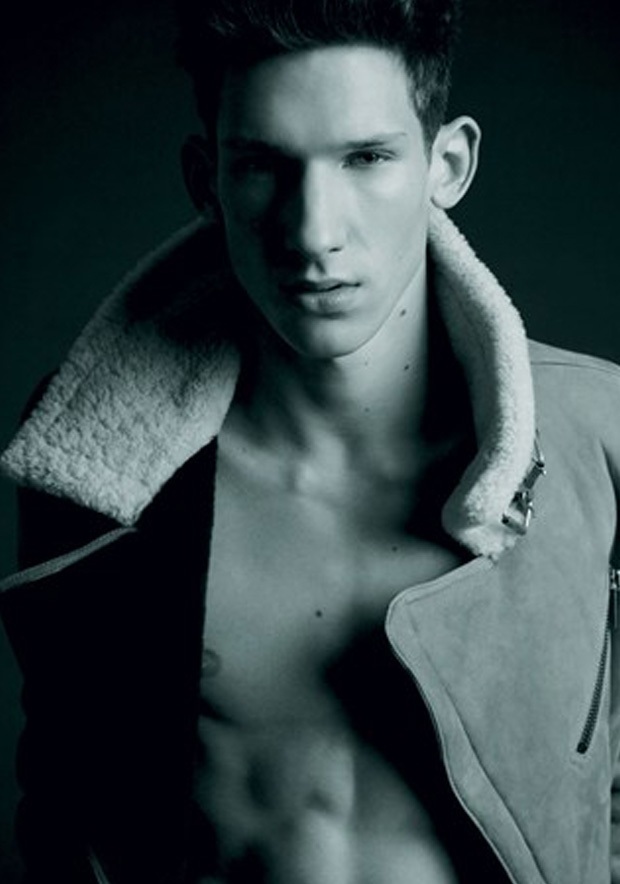 McQ by Alexander McQueen İlkbahar / Yaz 2013