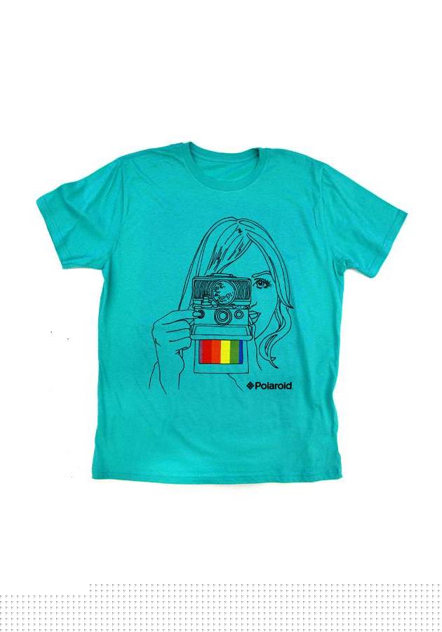 Bit pazarından Polaroid tişörtleri 