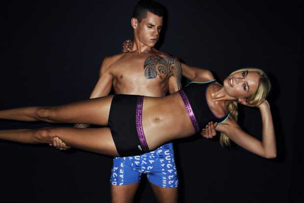 Sekse giden yol karanlıktan geçer