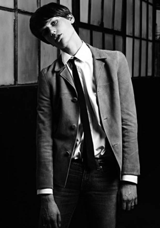 Saint Laurent erkeği bir kız