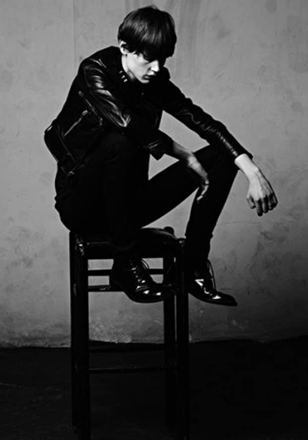 Saint Laurent erkeği bir kız