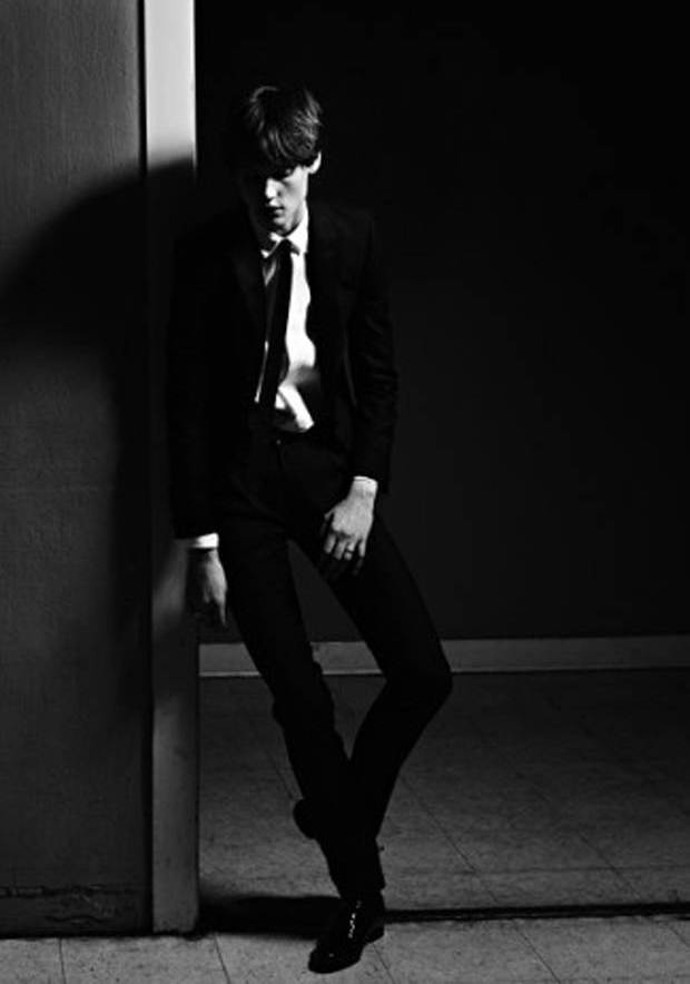 Saint Laurent erkeği bir kız