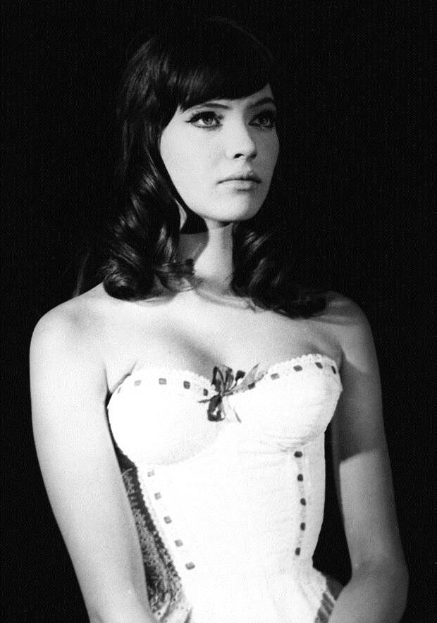 Ve tanrı Fransız kadınını yarattı